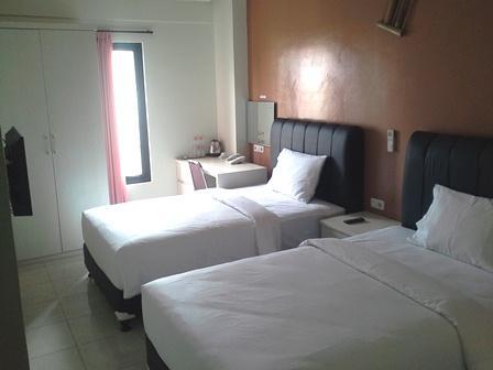 בנדונג Asoka Inn מראה חיצוני תמונה